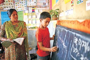 Để hiểu về thuật ngữ giáo dục cho mọi người (Education for all – EFA)