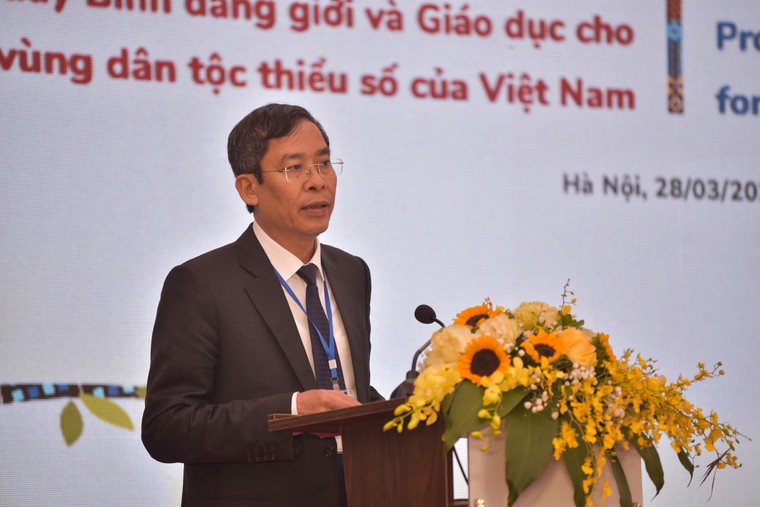 Ông Vũ Minh Đức, Cục trưởng Cục Nhà giáo và Cán bộ quản lý giáo dục, Bộ Giáo dục và Đào tạo, phát biểu tại buổi lễ.